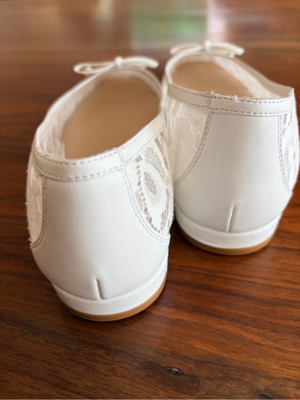 Stuart Weitzman Ivory Lace Ballet Flats with Bow - Picture 9 of 10